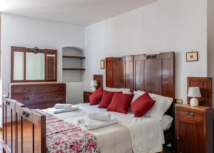 Le Finestre Sul Corso Roomy Apartment With Terrace