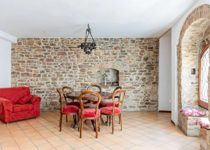 Le Finestre Sul Corso Roomy Apartment With Terrace