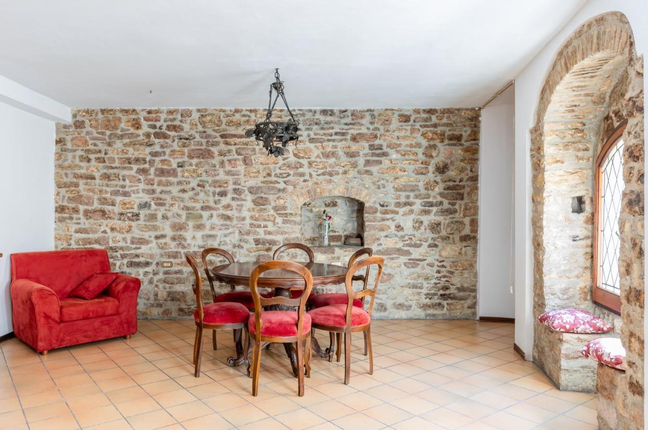 Le Finestre Sul Corso Roomy With Terrace