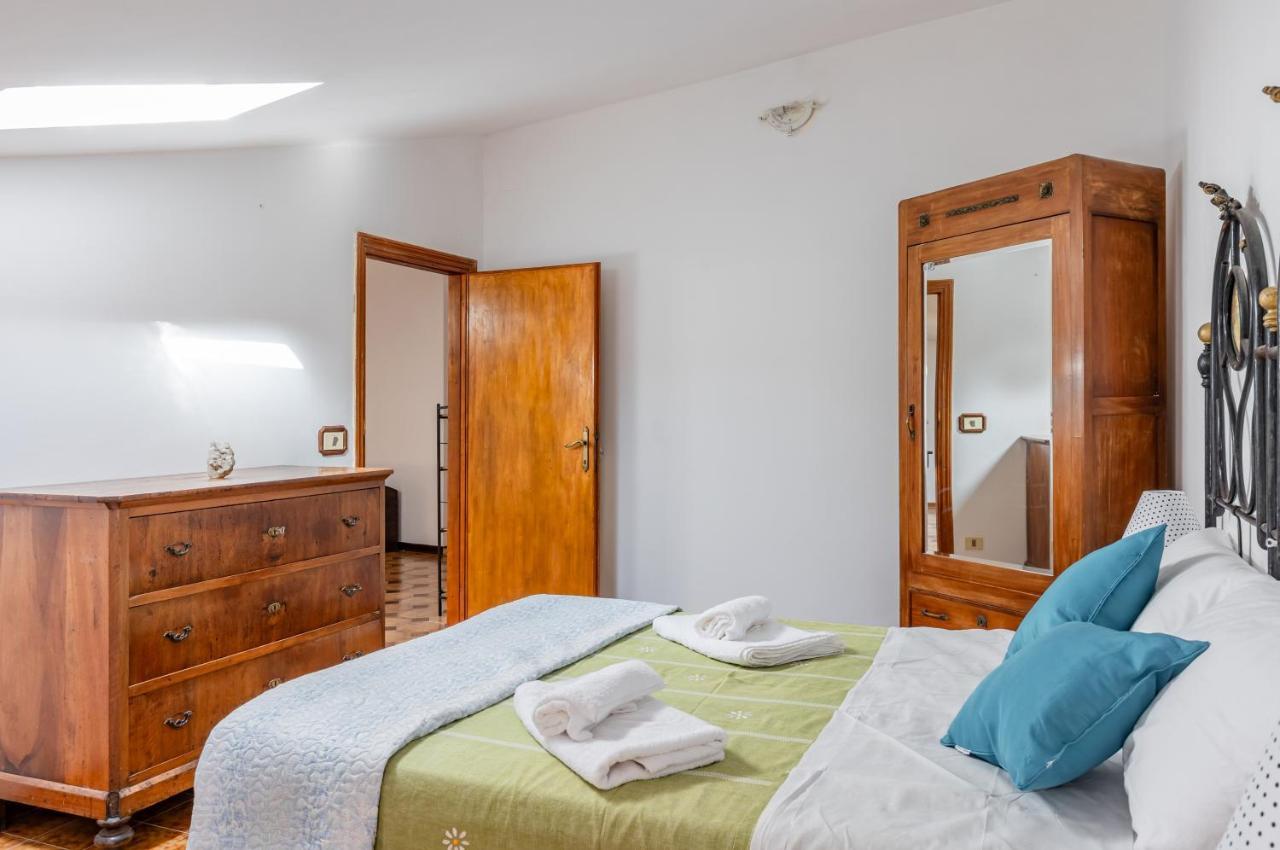 Le Finestre Sul Corso Roomy With Terrace Apartment