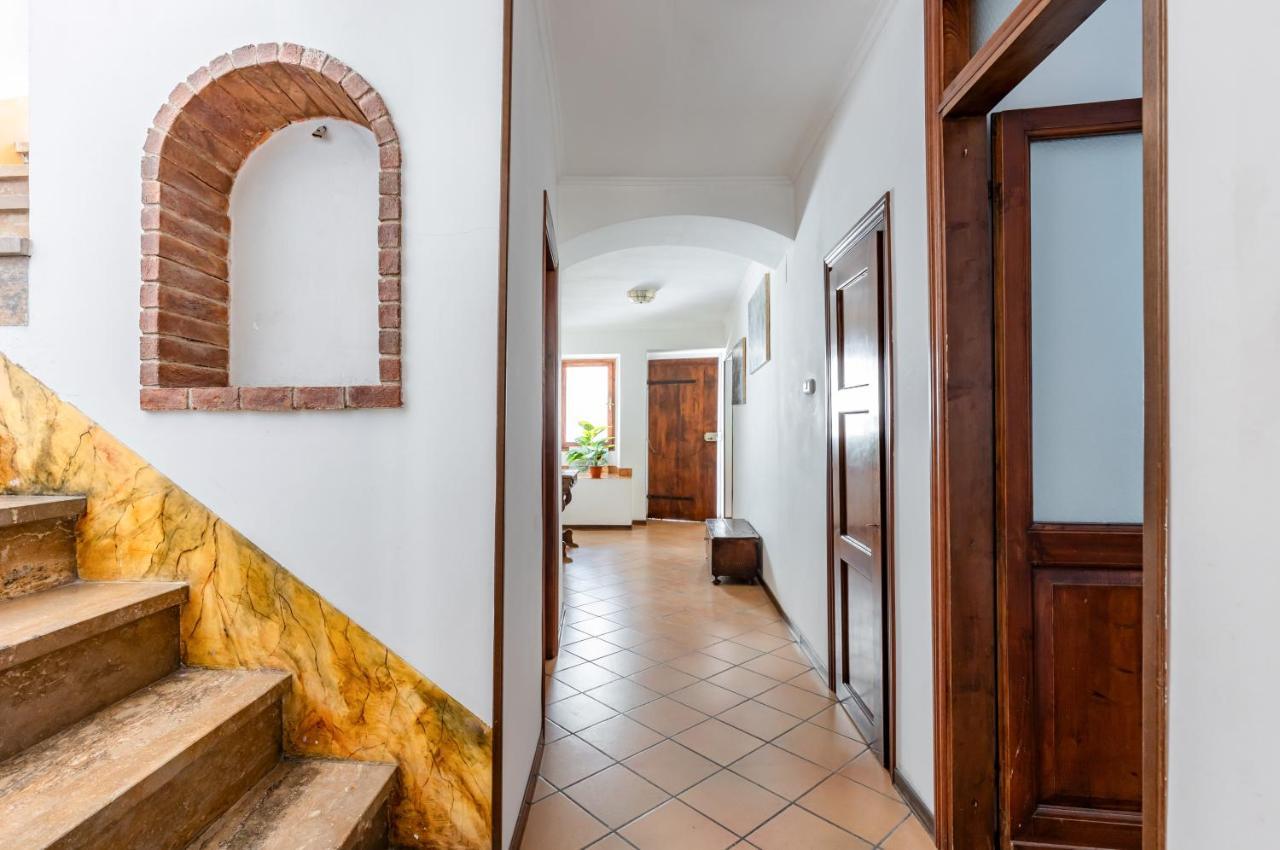 Le Finestre Sul Corso Roomy With Terrace Apartment *