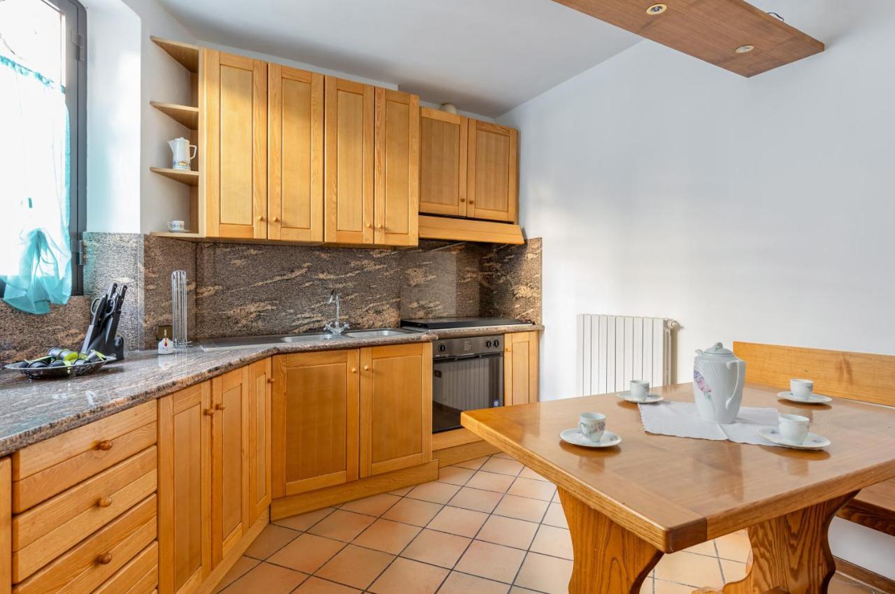 Le Finestre Sul Corso Roomy With Terrace Appartement Assise